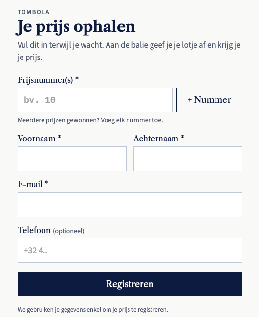 Registratieformulier voor gasten: prijsnummer, naam, e-mail en telefoon